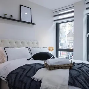 https://apt-chapel-house.brighton-hotels-england.com