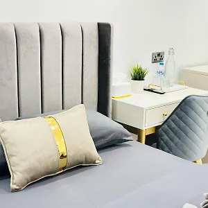https://studio-12.brighton-hotels-england.com